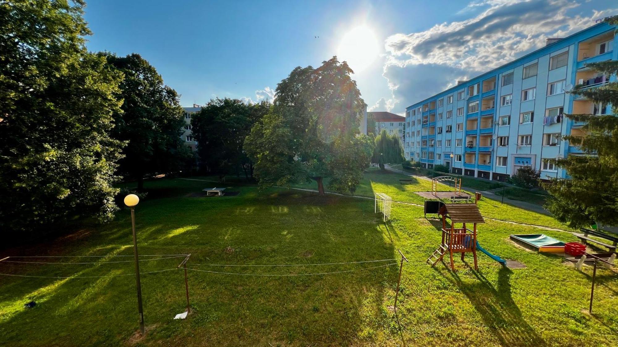 Industrial Apartment I 24Hr Self Check-In I Free Parking & Coffee Banská Bystrica Buitenkant foto
