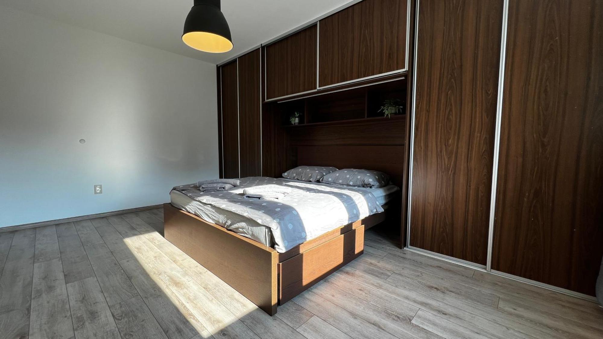 Industrial Apartment I 24Hr Self Check-In I Free Parking & Coffee Banská Bystrica Buitenkant foto